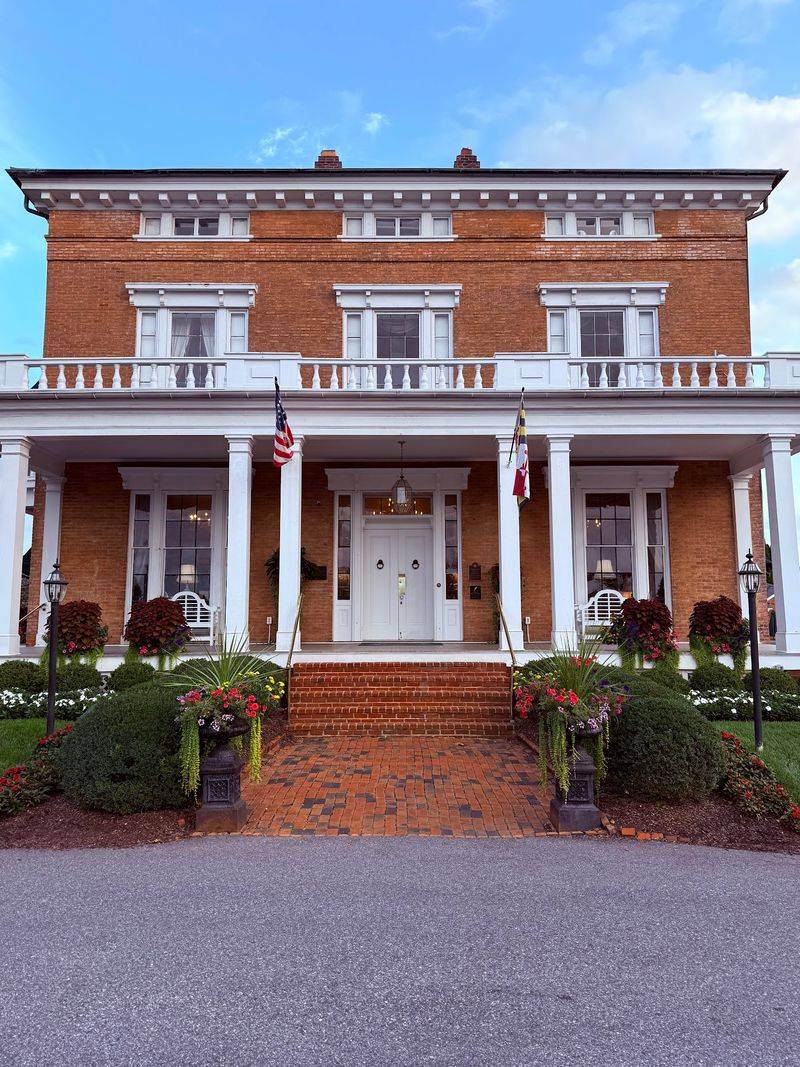 A Greek Revival Mansion With Serious Presence