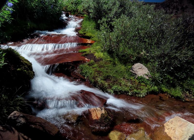 Fan-Shaped Water Over Dark Sierra Rock