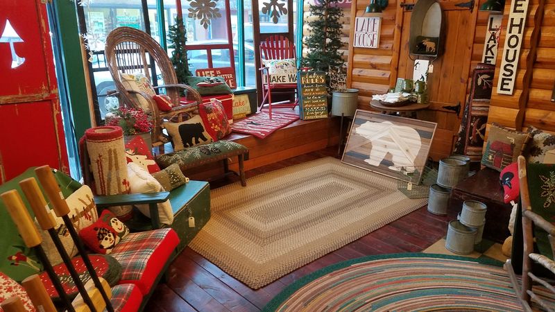 Northwoods Decor That Brings The Lake Home