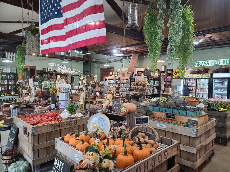 The Farm Store And Cafe Worth Browsing Slowly