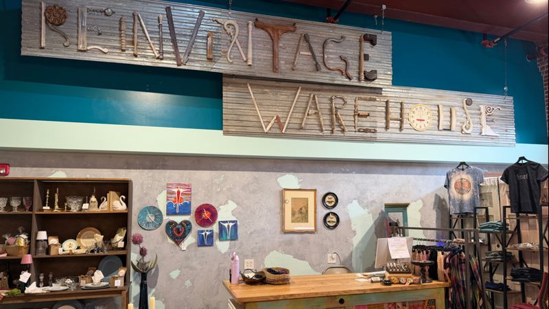 Reinvintage Warehouse, Drayton