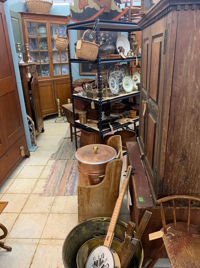 Showroom Antiques, Woodville, MS