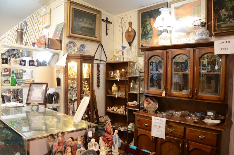 Antique Maison LLC, Bay St Louis, MS