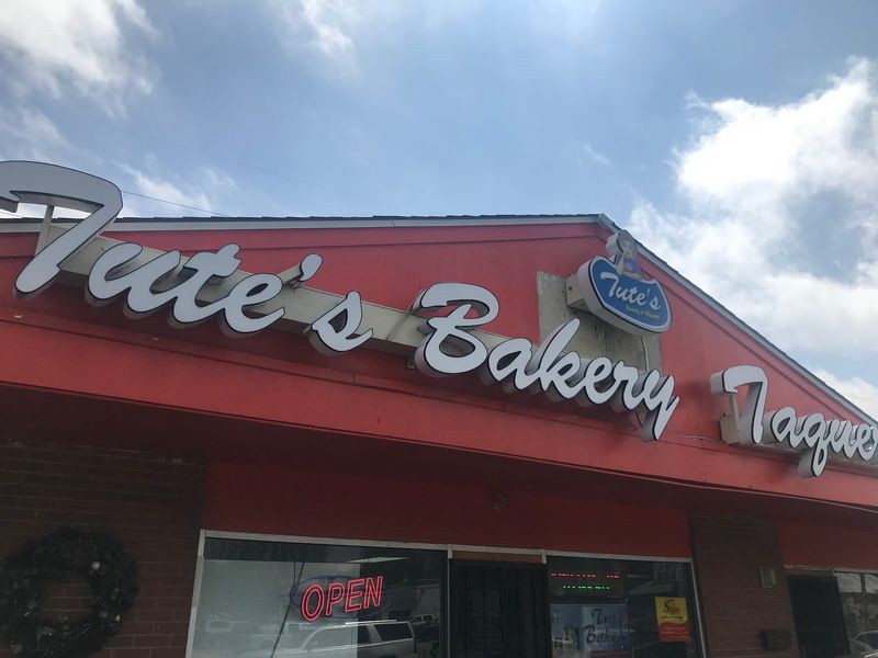 Tute's Bakery and Taqueria