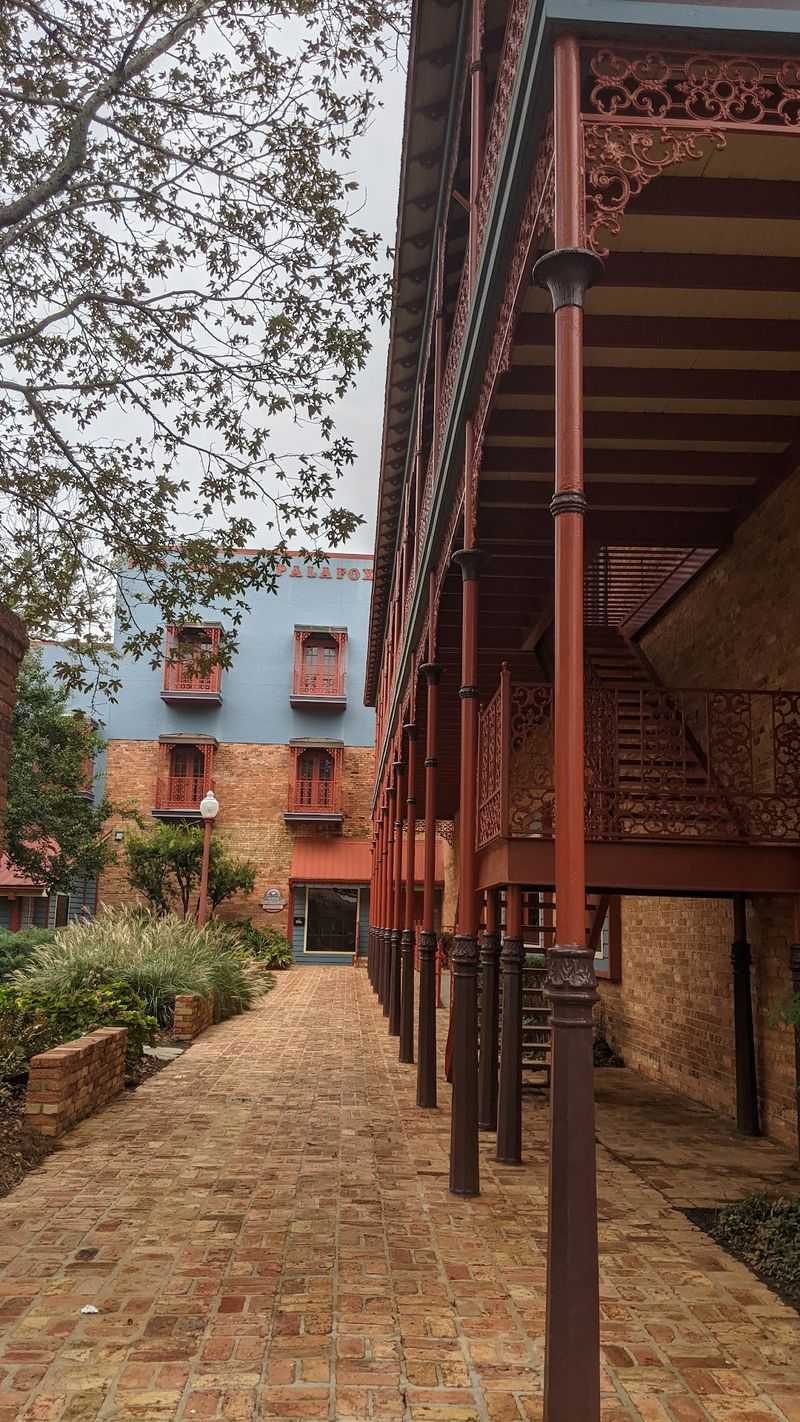 Exploring The Seville Historic District On Foot