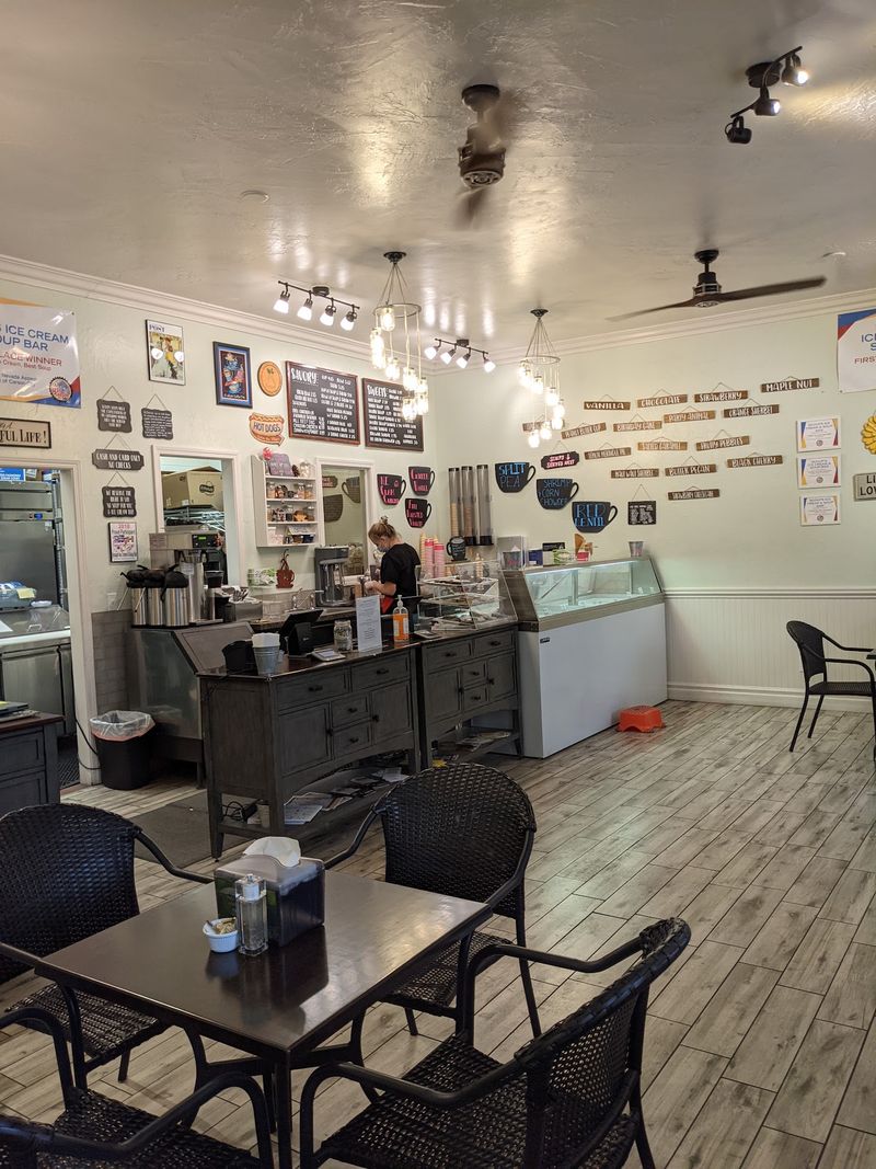 Cute Decor With A Hometown Feel