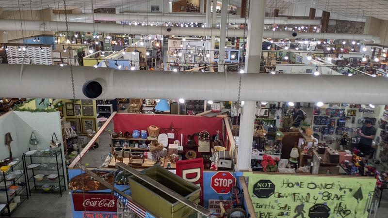 Green Olde Deal Antique Mall