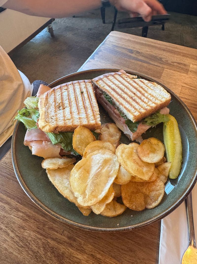 Charming Magnolia Eatery