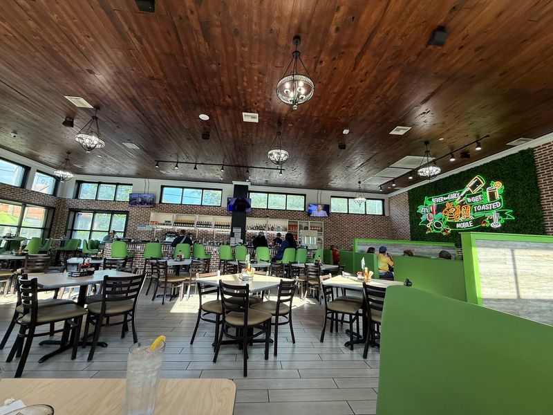 The Toasted Yolk Cafe