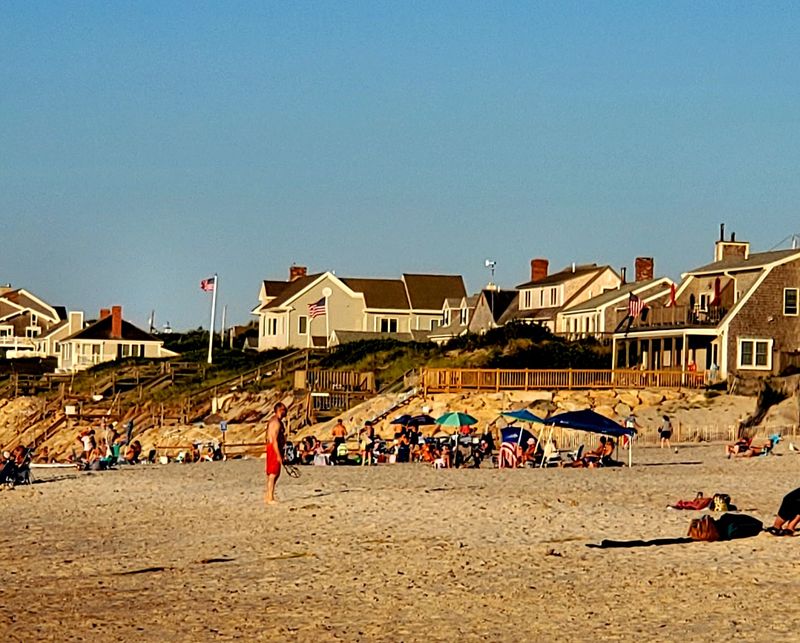 Parking Rules Every Smart Beachgoer Should Memorize