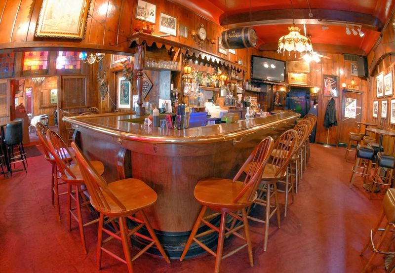 Old-School Charm In The Heart Of Downtown, Swingin' Door Exchange