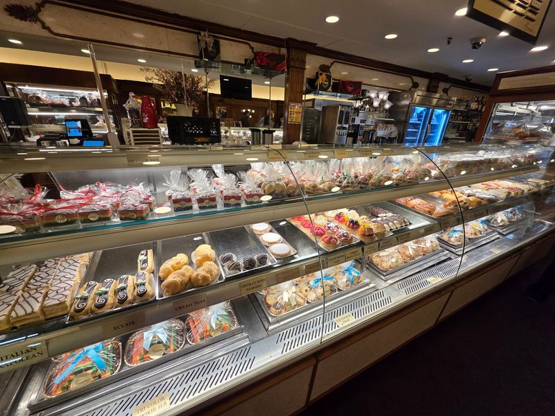 Ferrara Bakery & Cafe - Little Italy