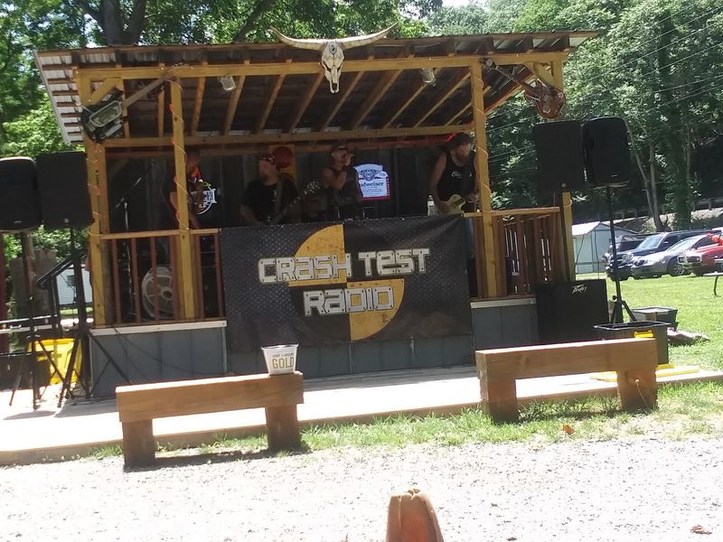 Live Music Under the Trees