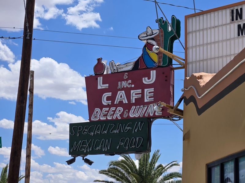 L & J Cafe