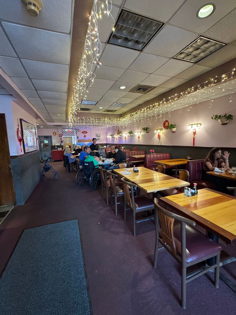 Golden Duck Restaurant - Williamsville
