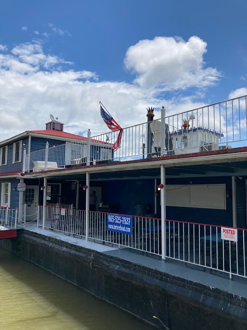 Hours, Parking, And Getting Aboard Without Stress