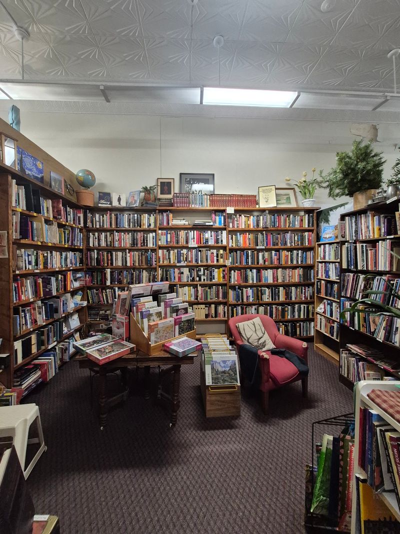 Cozy Reading Nooks That Make You Want To Stay Awhile