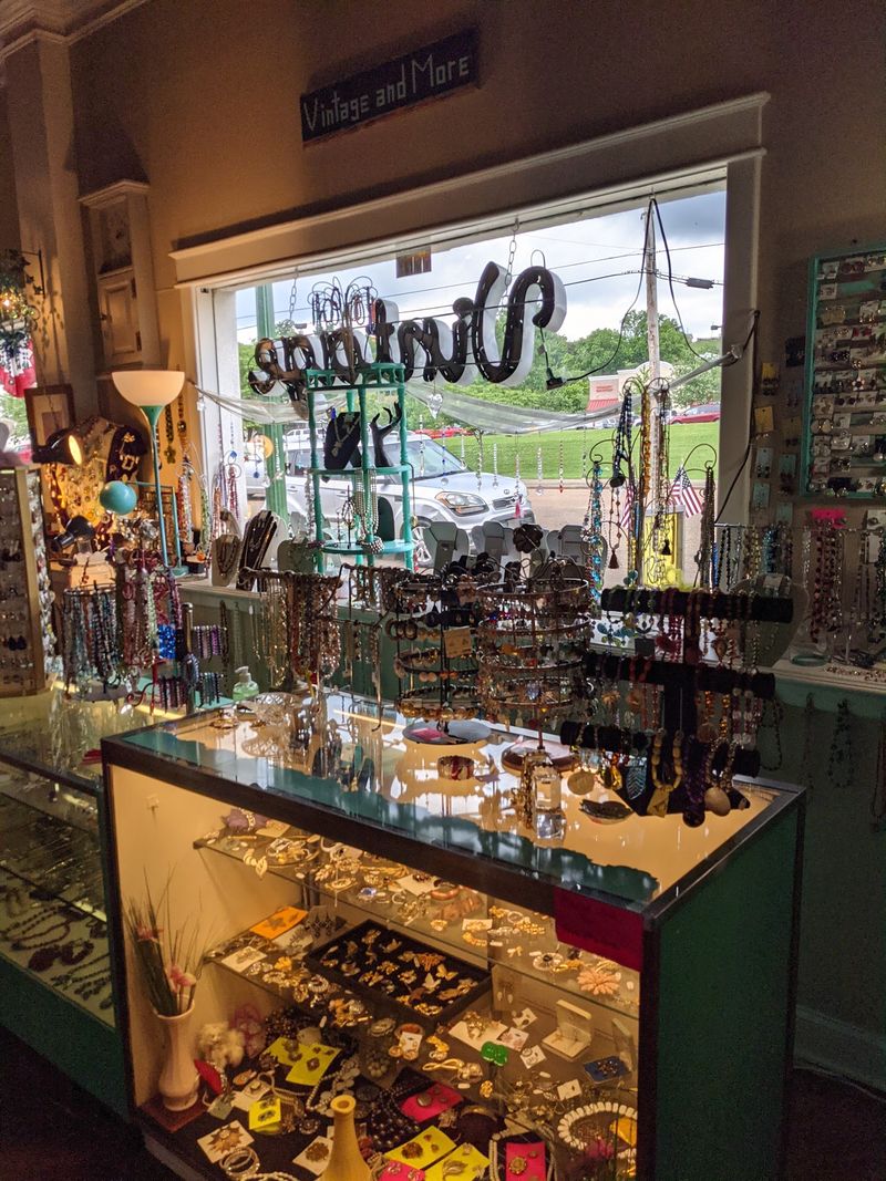 Vintage & More On The Blvd, Red Bank, TN