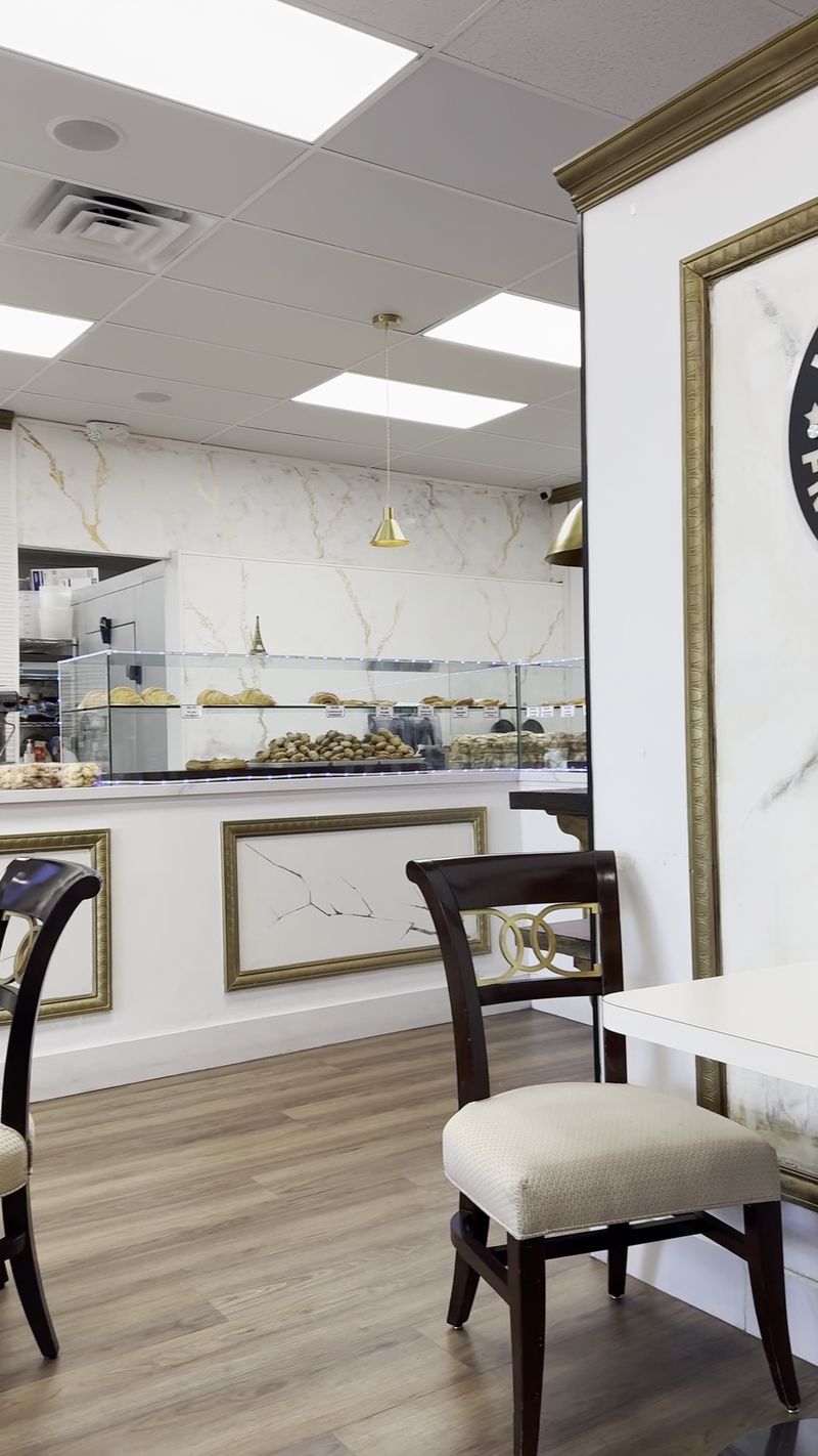 A Dining Room Built For Slowing Down