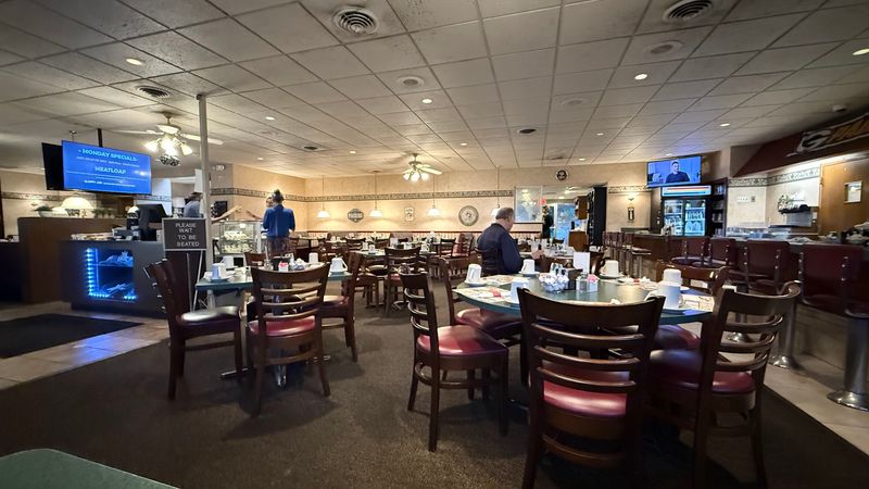 Big Tables, Fast Service, And Friendly Faces