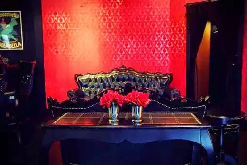 Cafe Lola Bistro