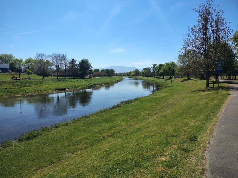 Burchfiel Grove And Arboretum, Sevierville