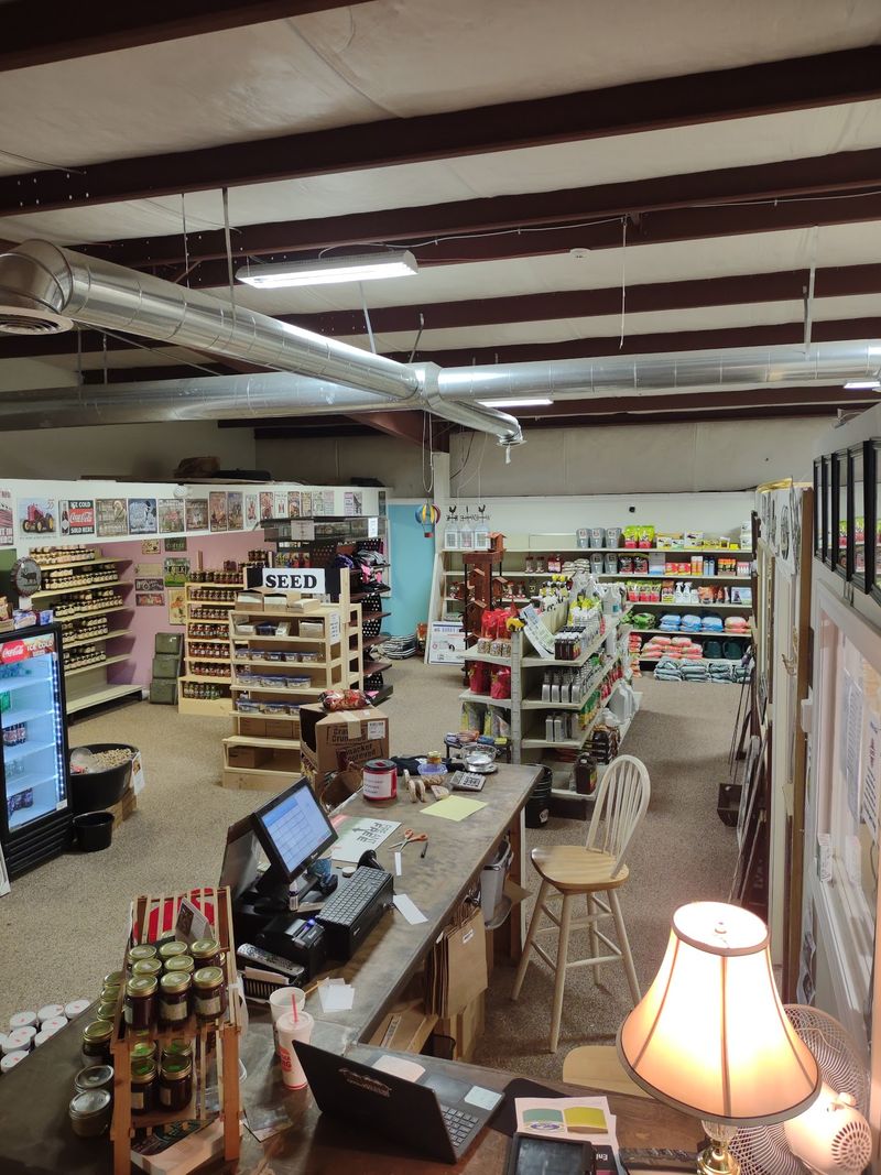 SMOKENECK FARM & GARDEN/GENERAL STORE