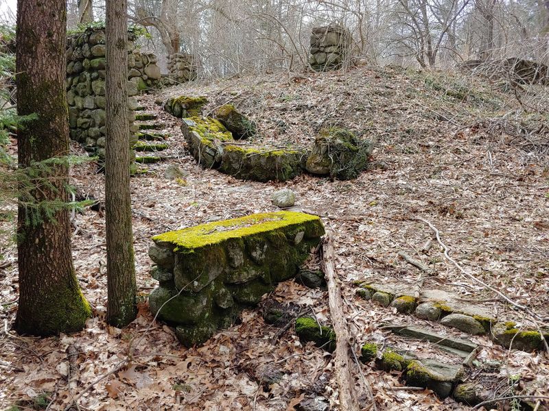 A Whisper From The Past On Meetinghouse Hill