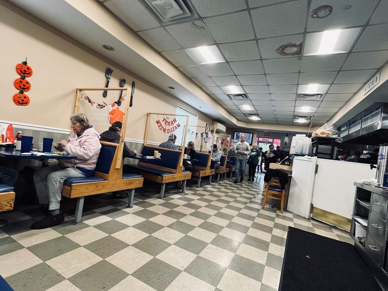 Service And Atmosphere That Keep People Coming Back