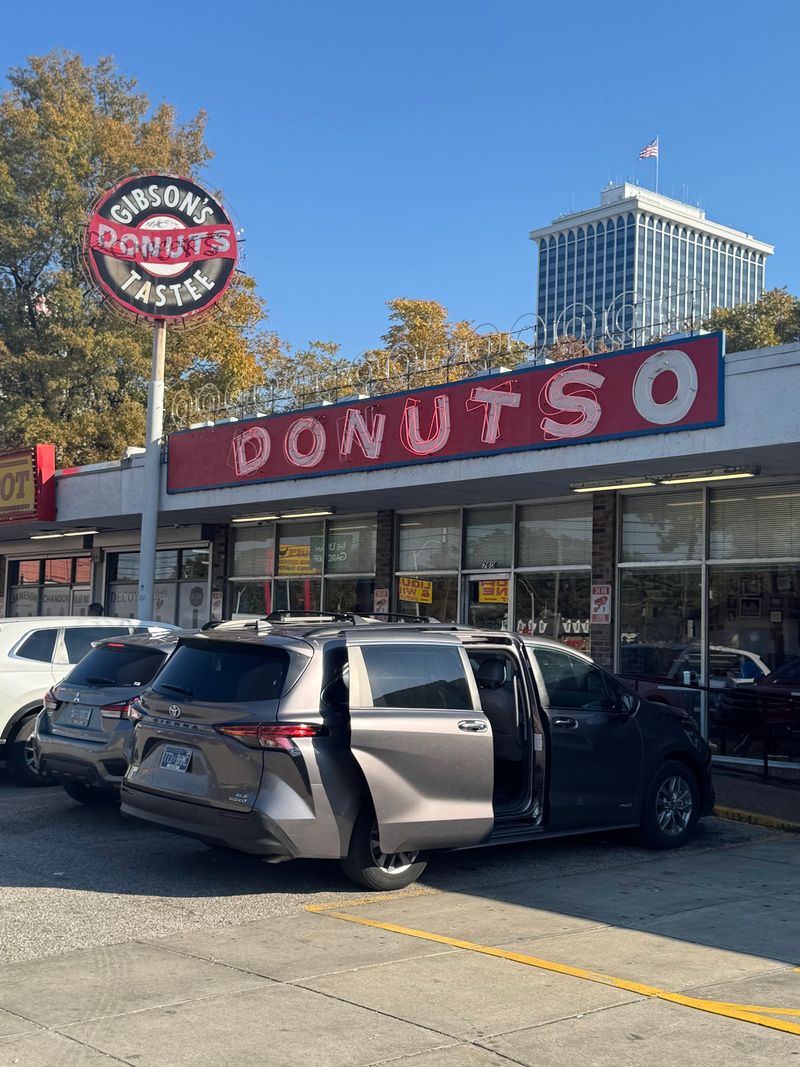 Gibson's Donuts