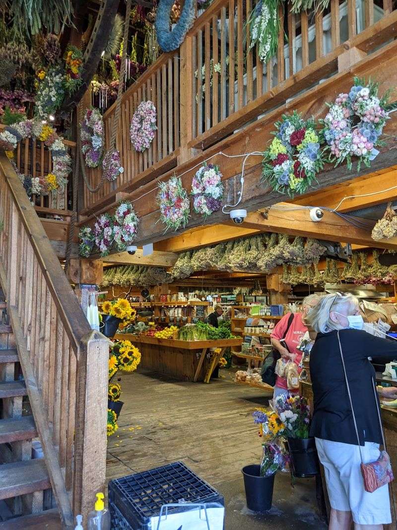 A Bakery That Smells Like Fall