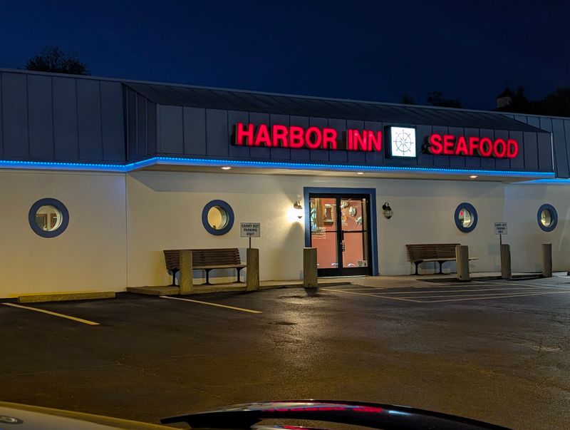 Harbor Inn Seafood, Roanoke