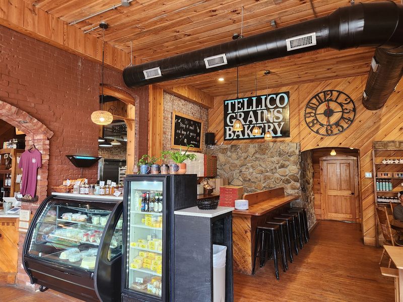 Tellico Grains Bakery