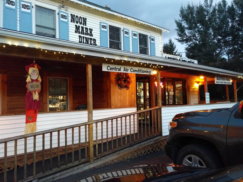 Noon Mark Diner - Keene Valley