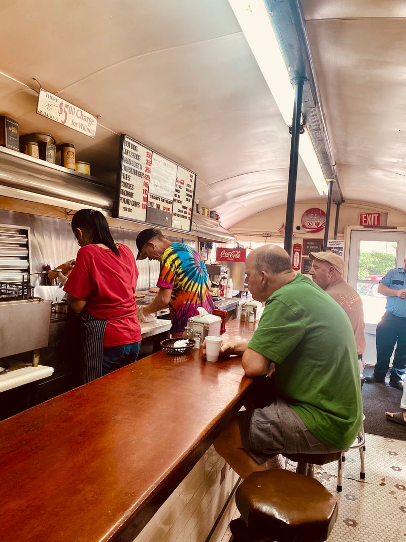Why Simple Food Keeps Winning In Attleboro