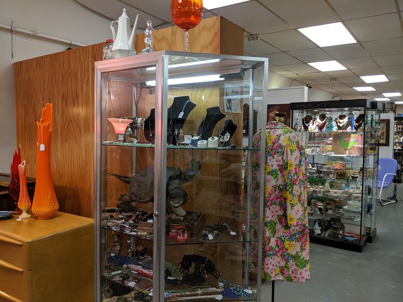 Jewelry Cases Worth Asking About