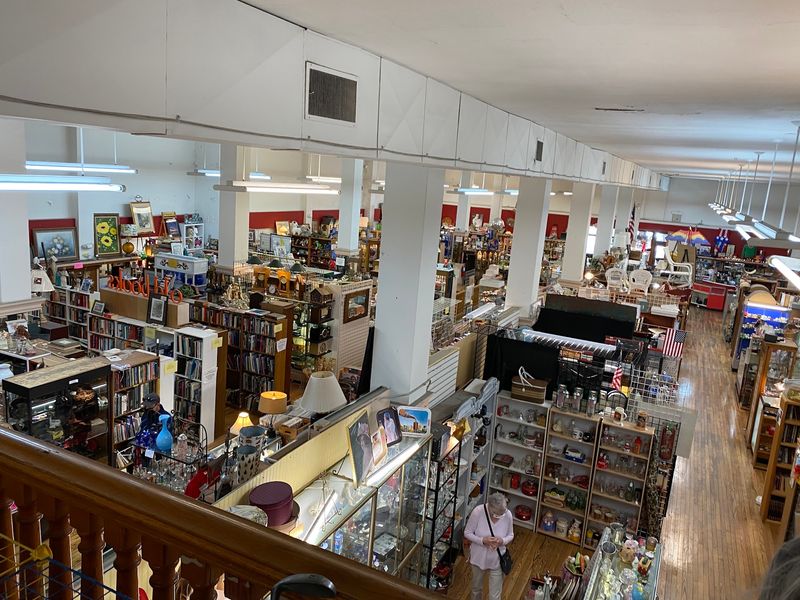 A Sprawling Antique Mall on South Rock Boulevard
