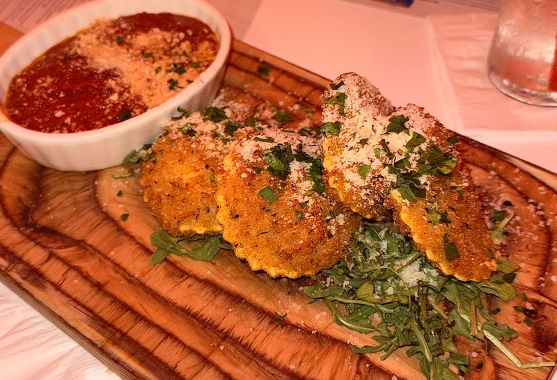 Pairing Sauces With Garlic Bread And Meatballs