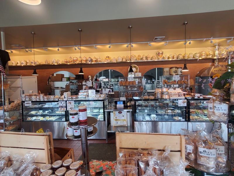 DiCamillo Bakery - Niagara Falls