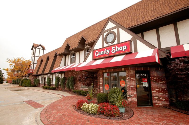 Sanders Chocolate & Ice Cream Shoppe, Clinton Township