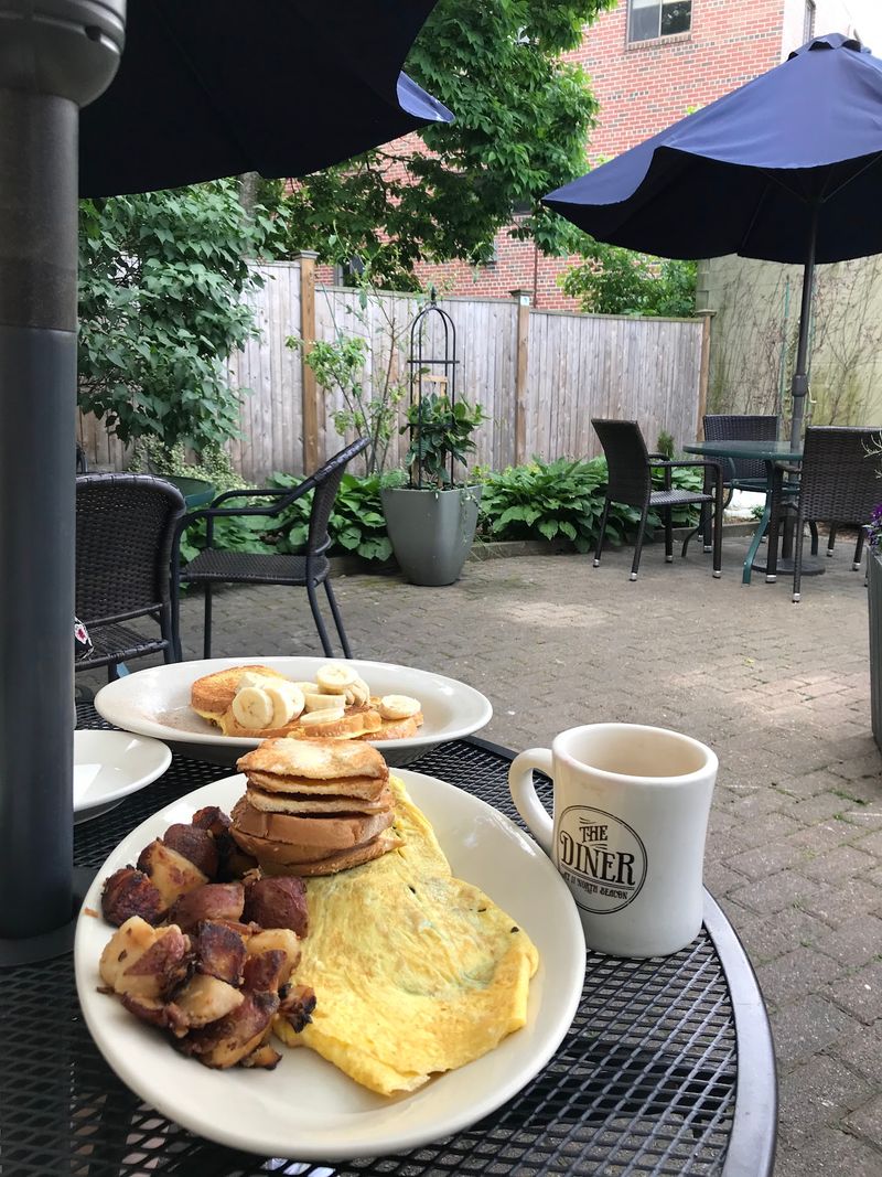 The Diner At 11 North Beacon