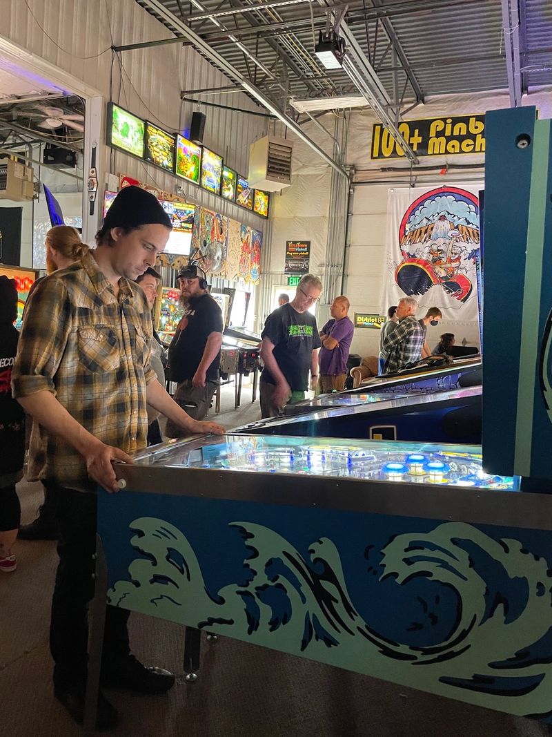 Pin-Golf Makes Pinball A Team Sport