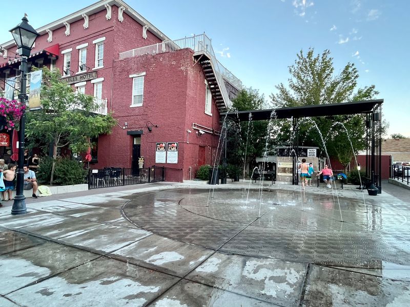 A Plaza Setting In The Heart Of Downtown