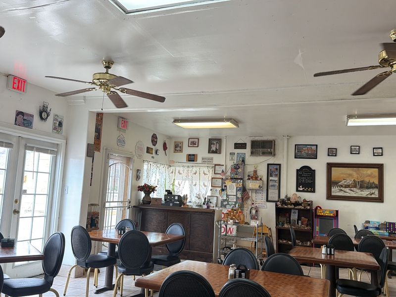 Exploring Goldfield Before Or After You Eat