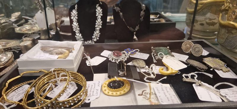 Jewelry Cases That Reward A Slow Second Look