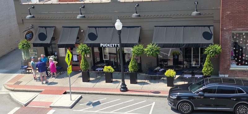 Puckett's Restaurant
