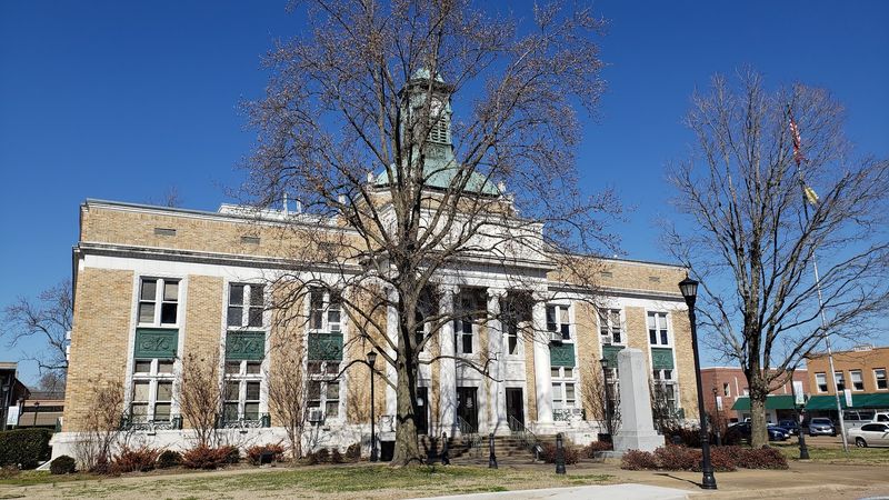 Start At The Courthouse Square