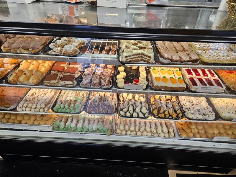 Savoia Pastry Shoppe - Clifford Avenue