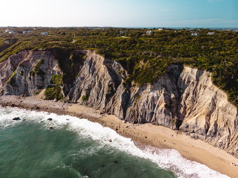 Mohegan Bluffs Beach