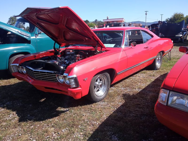 Weekend Car Shows and Flea Markets